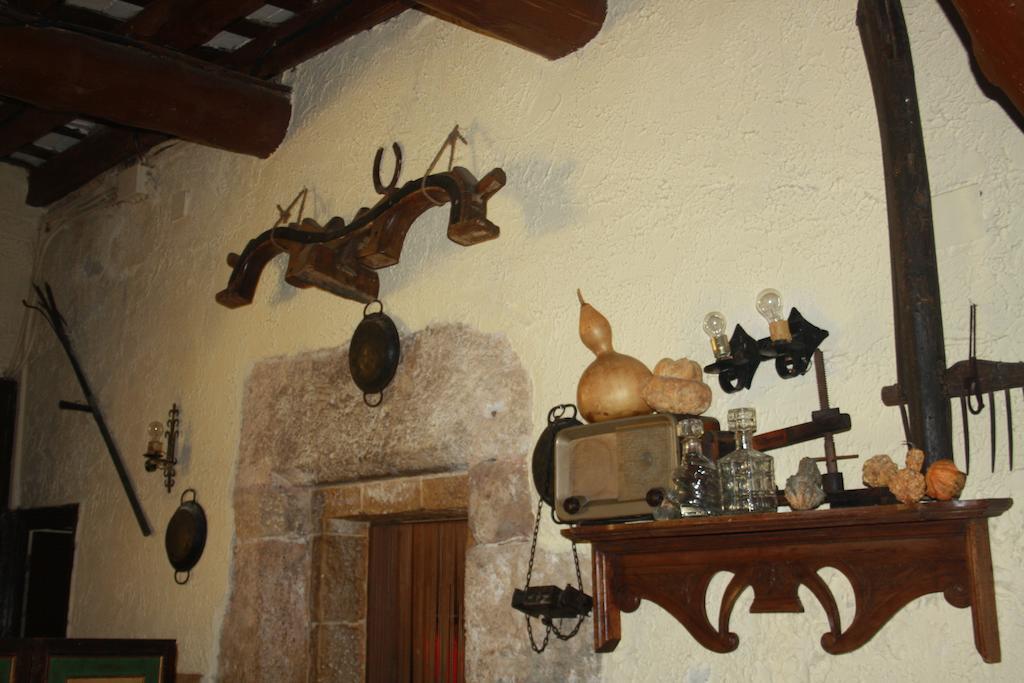 Hostal Restaurante La Diligencia Cunit Esterno foto