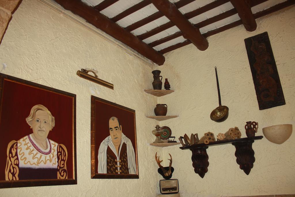 Hostal Restaurante La Diligencia Cunit Esterno foto
