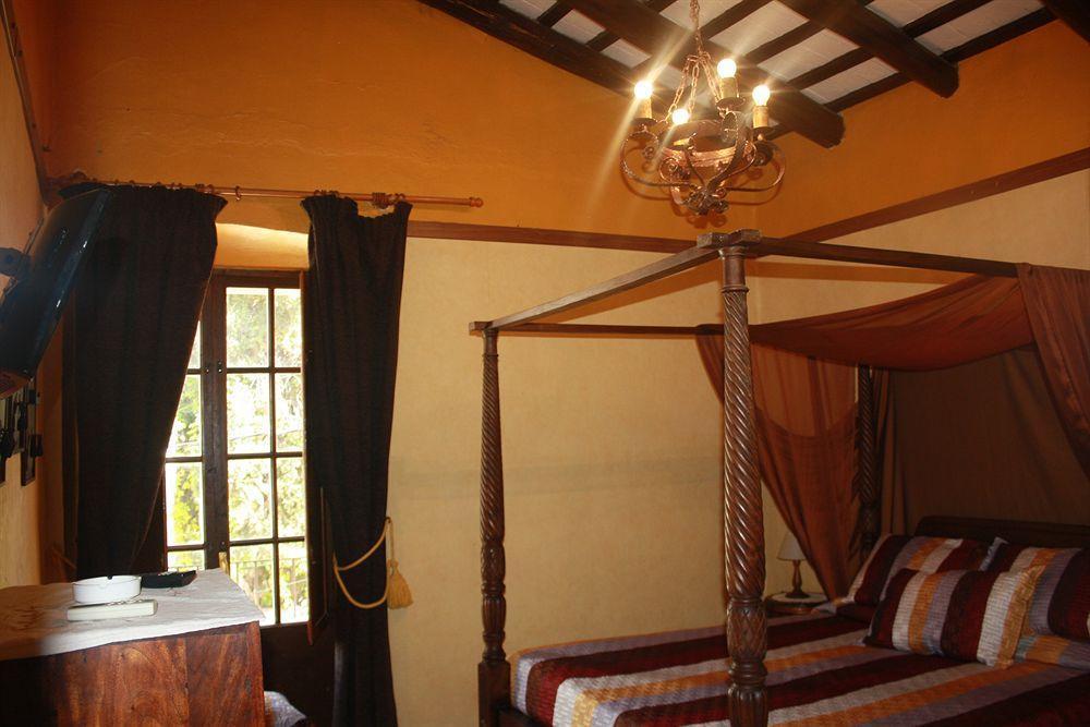 Hostal Restaurante La Diligencia Cunit Esterno foto