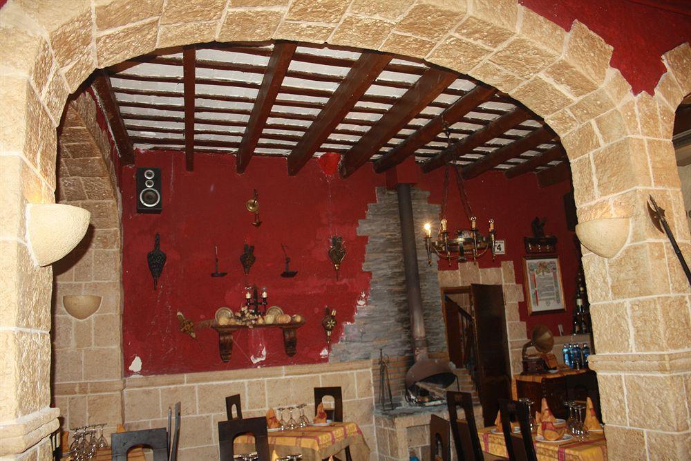 Hostal Restaurante La Diligencia Cunit Esterno foto