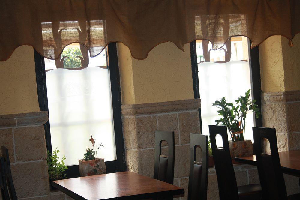 Hostal Restaurante La Diligencia Cunit Esterno foto