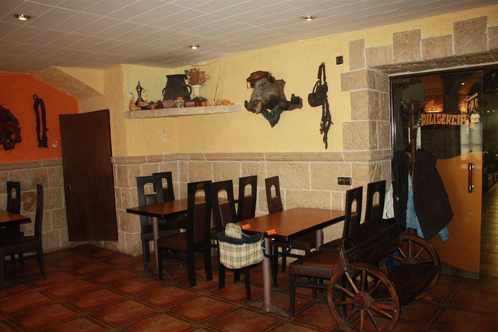 Hostal Restaurante La Diligencia Cunit Esterno foto