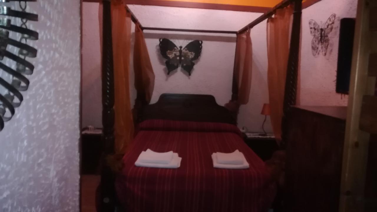 Hostal Restaurante La Diligencia Cunit Esterno foto