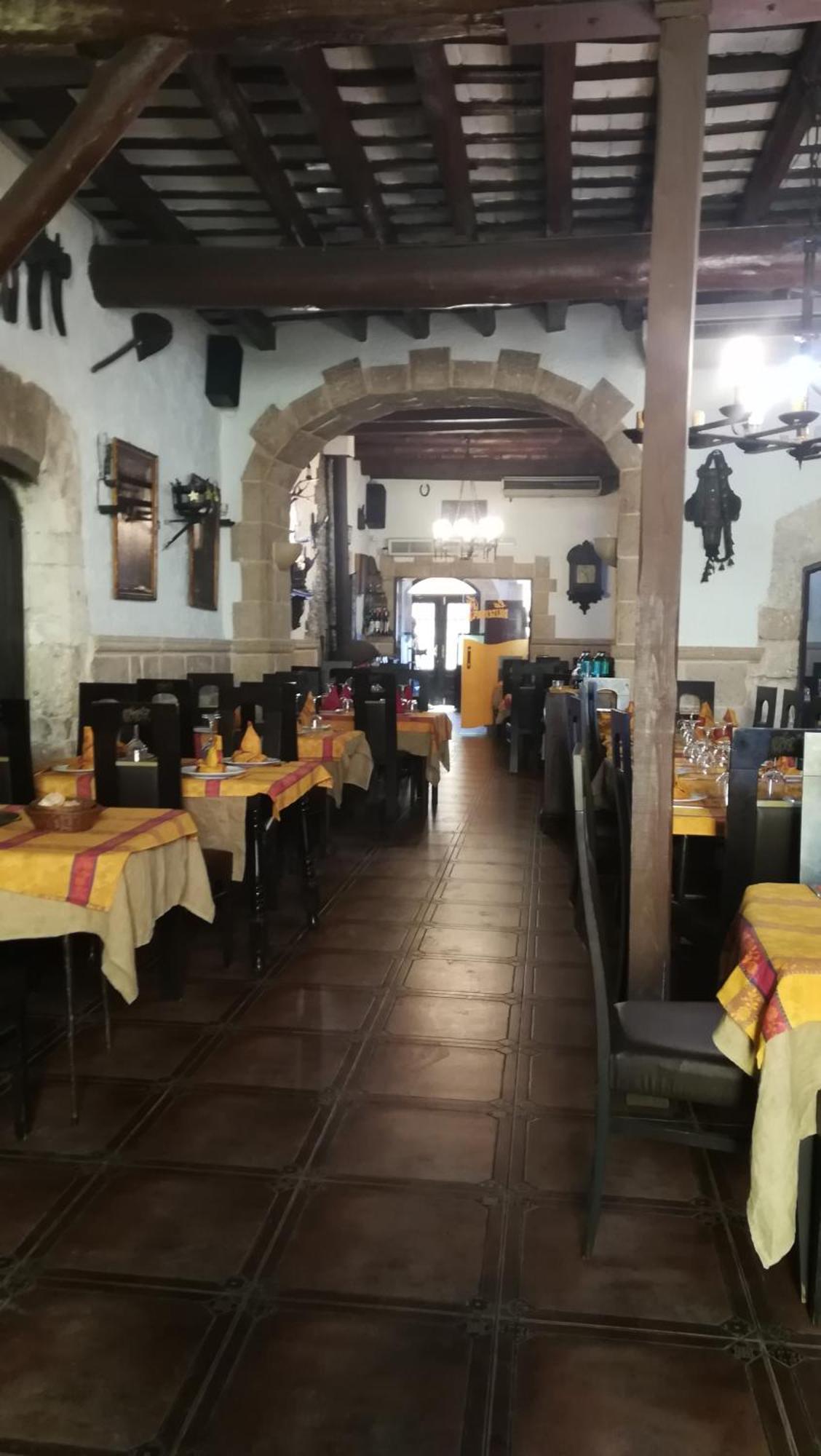 Hostal Restaurante La Diligencia Cunit Esterno foto