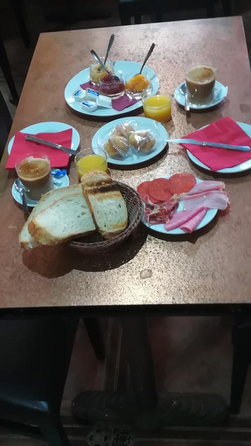 Hostal Restaurante La Diligencia Cunit Esterno foto